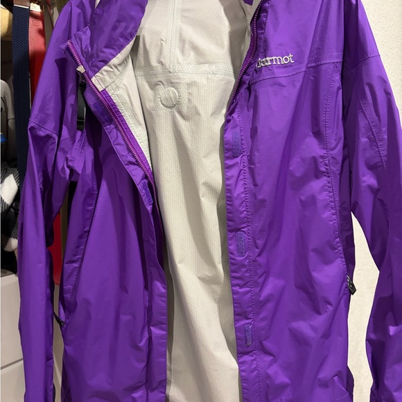 Marmot Women's Vibrant Purple Rain Jacket - Picture 6 of 6
